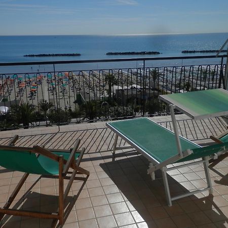 B&B Attico Mare San Benedetto del Tronto Bagian luar foto