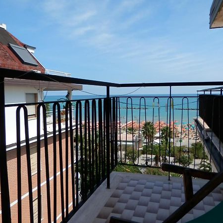 B&B Attico Mare San Benedetto del Tronto Bagian luar foto