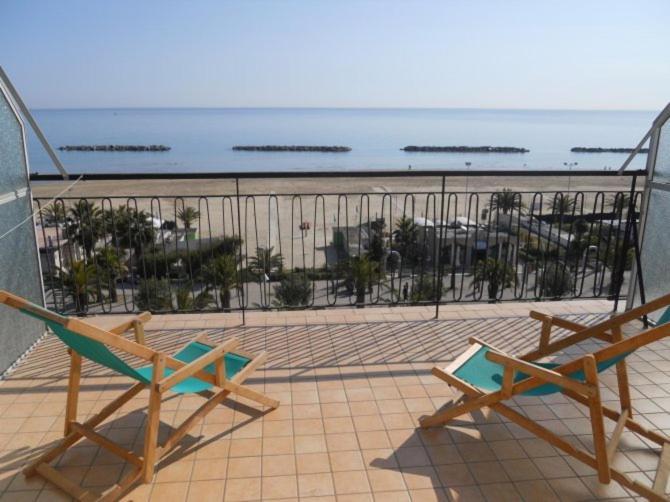 B&B Attico Mare San Benedetto del Tronto Bagian luar foto
