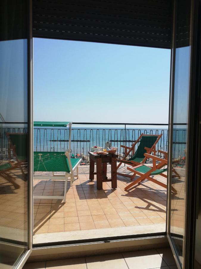 B&B Attico Mare San Benedetto del Tronto Bagian luar foto