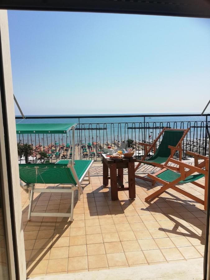 B&B Attico Mare San Benedetto del Tronto Bagian luar foto